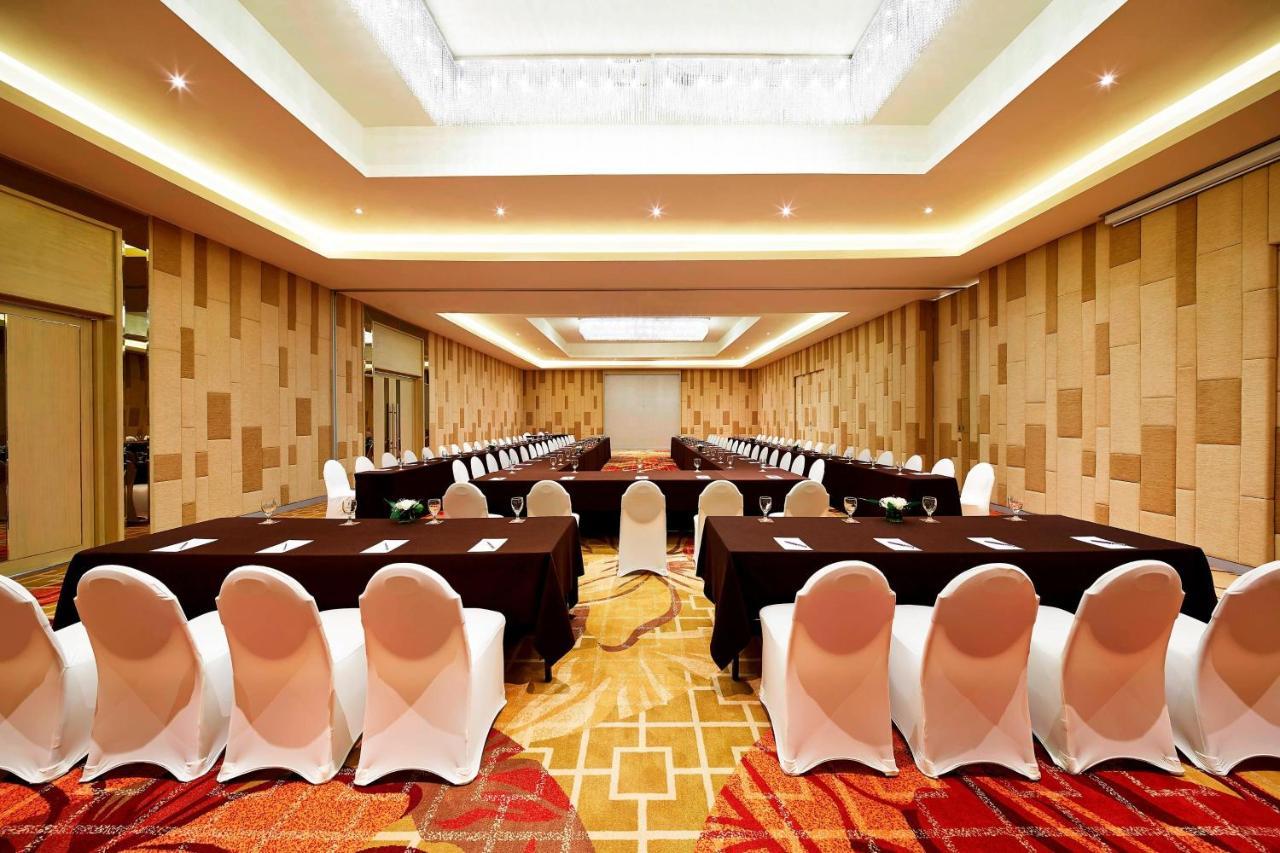 Sheraton Bandung Hotel & Towers Exterior photo