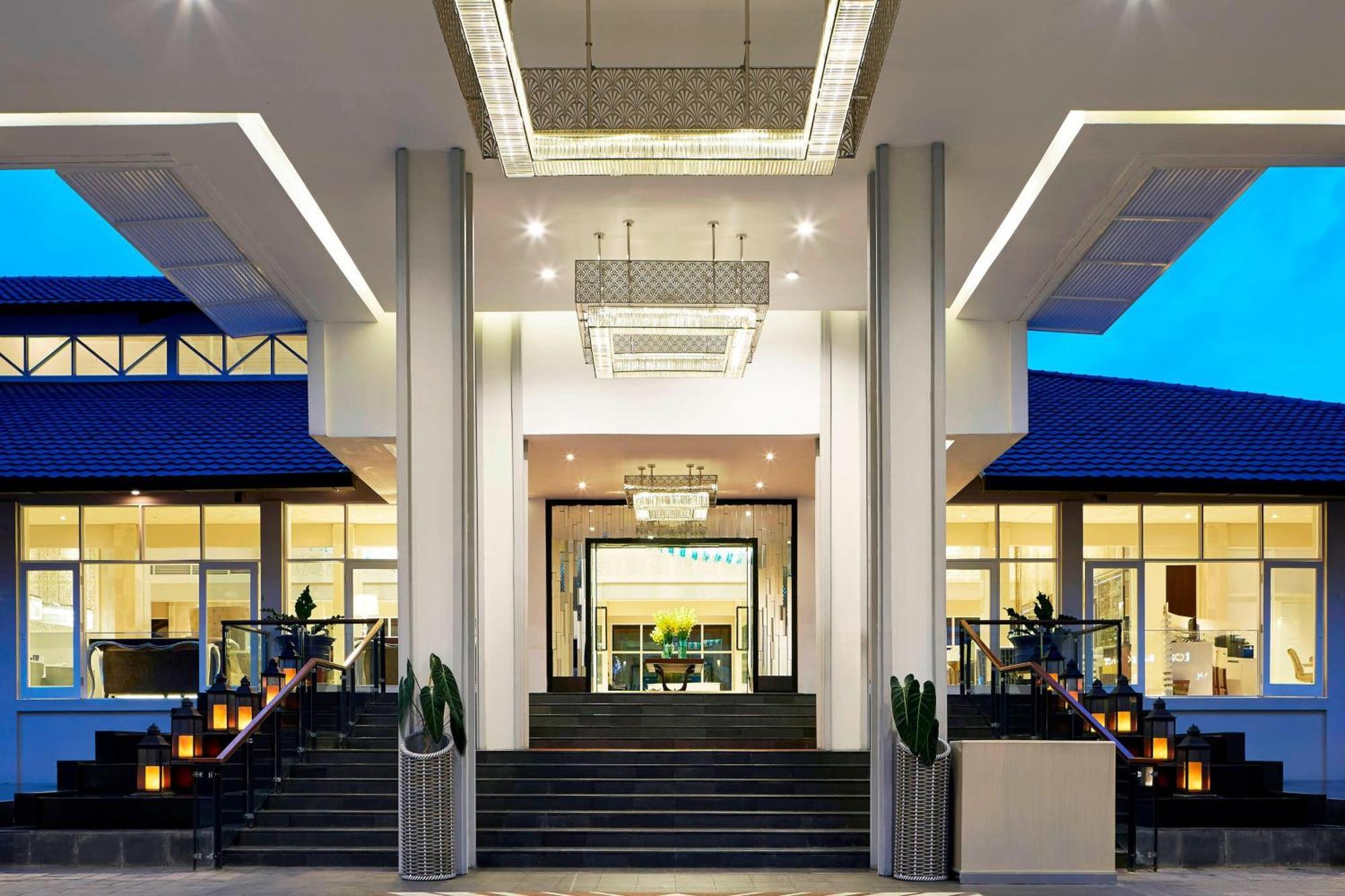 Sheraton Bandung Hotel & Towers Exterior photo