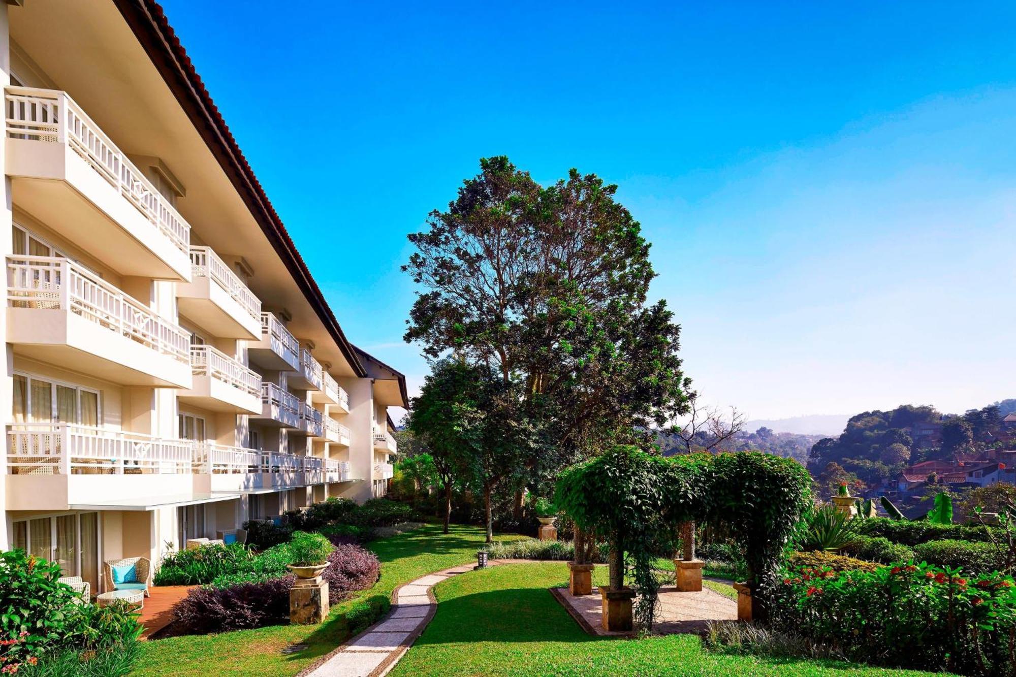 Sheraton Bandung Hotel & Towers Exterior photo