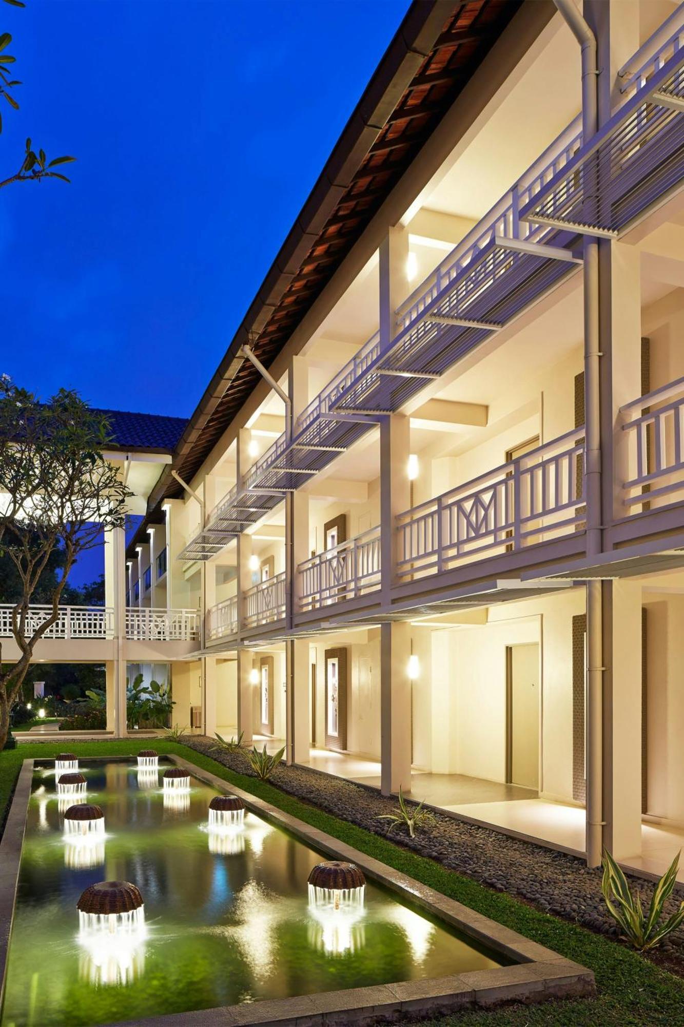 Sheraton Bandung Hotel & Towers Exterior photo