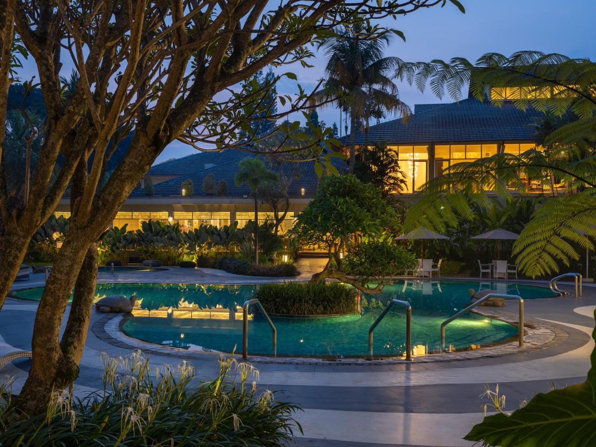 Sheraton Bandung Hotel & Towers Exterior photo