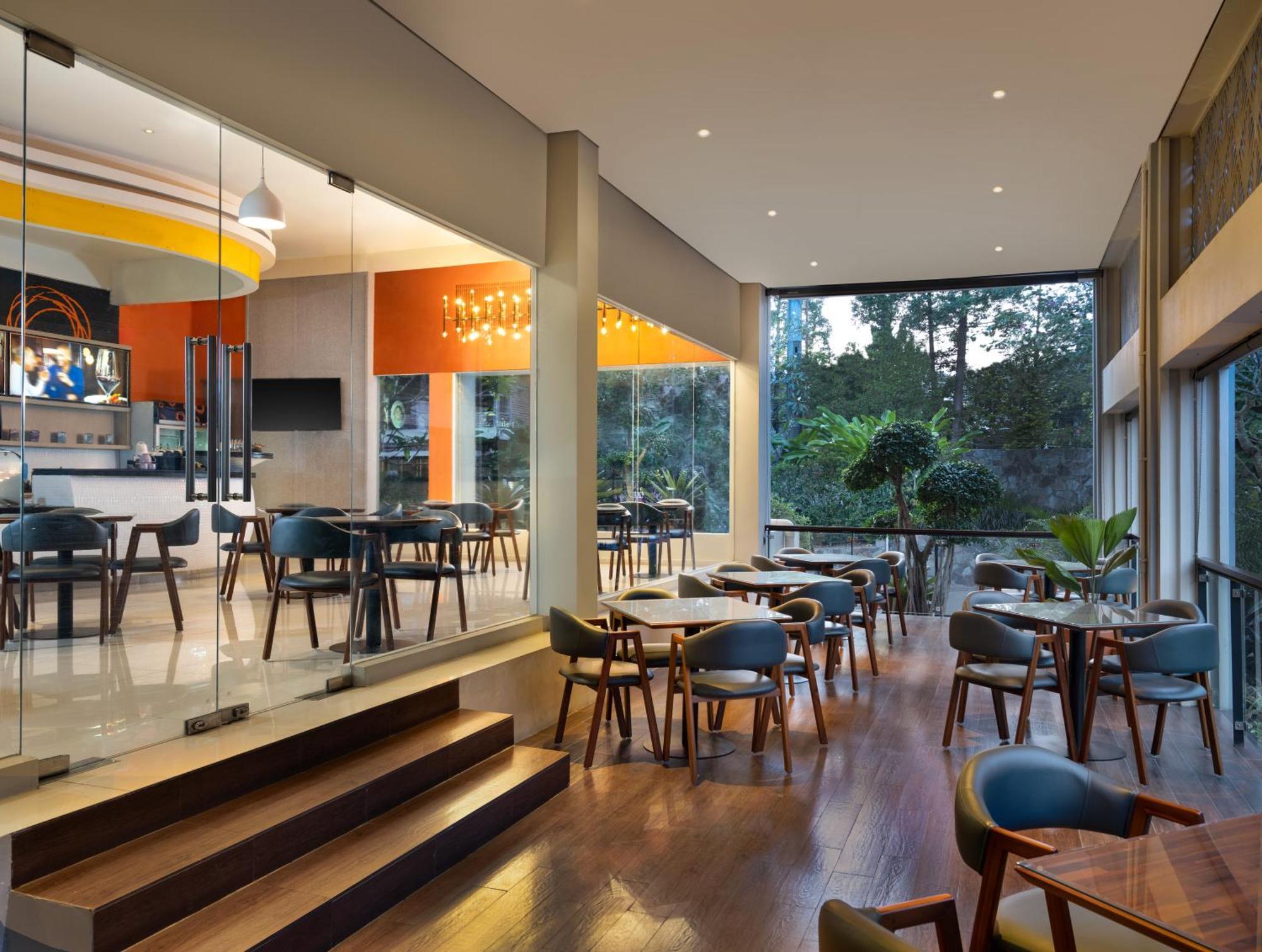 Sheraton Bandung Hotel & Towers Exterior photo