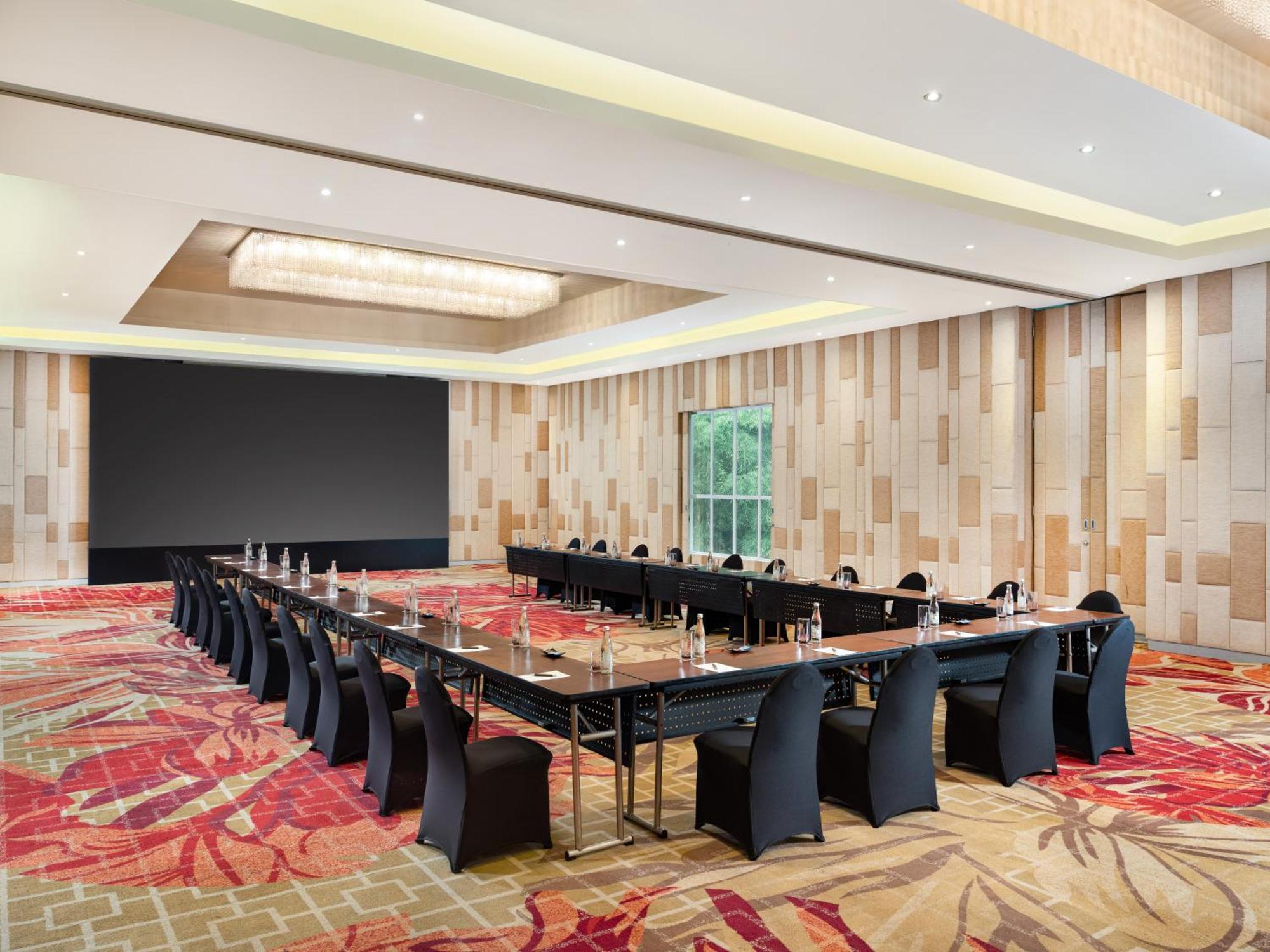Sheraton Bandung Hotel & Towers Exterior photo