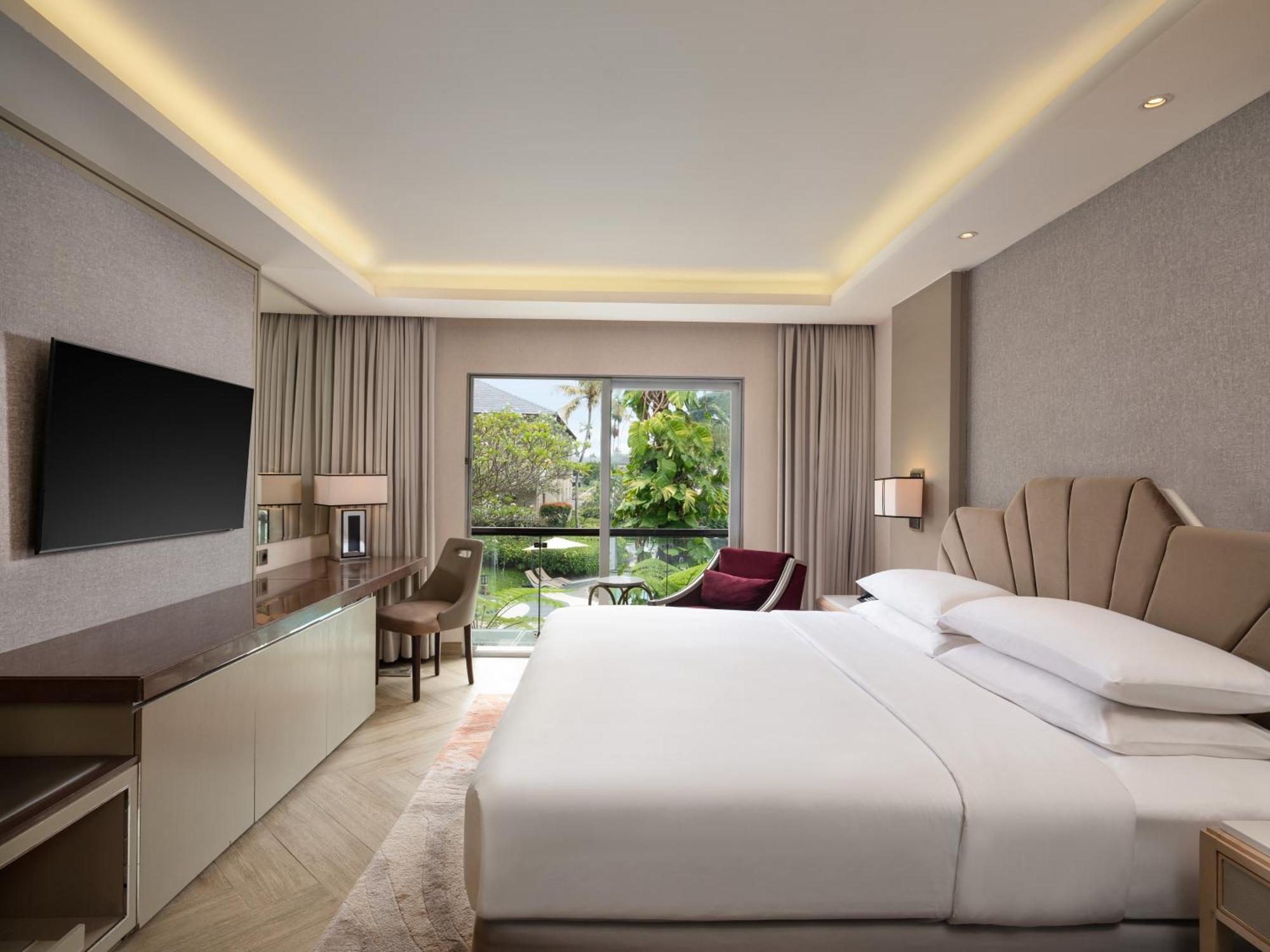 Sheraton Bandung Hotel & Towers Exterior photo